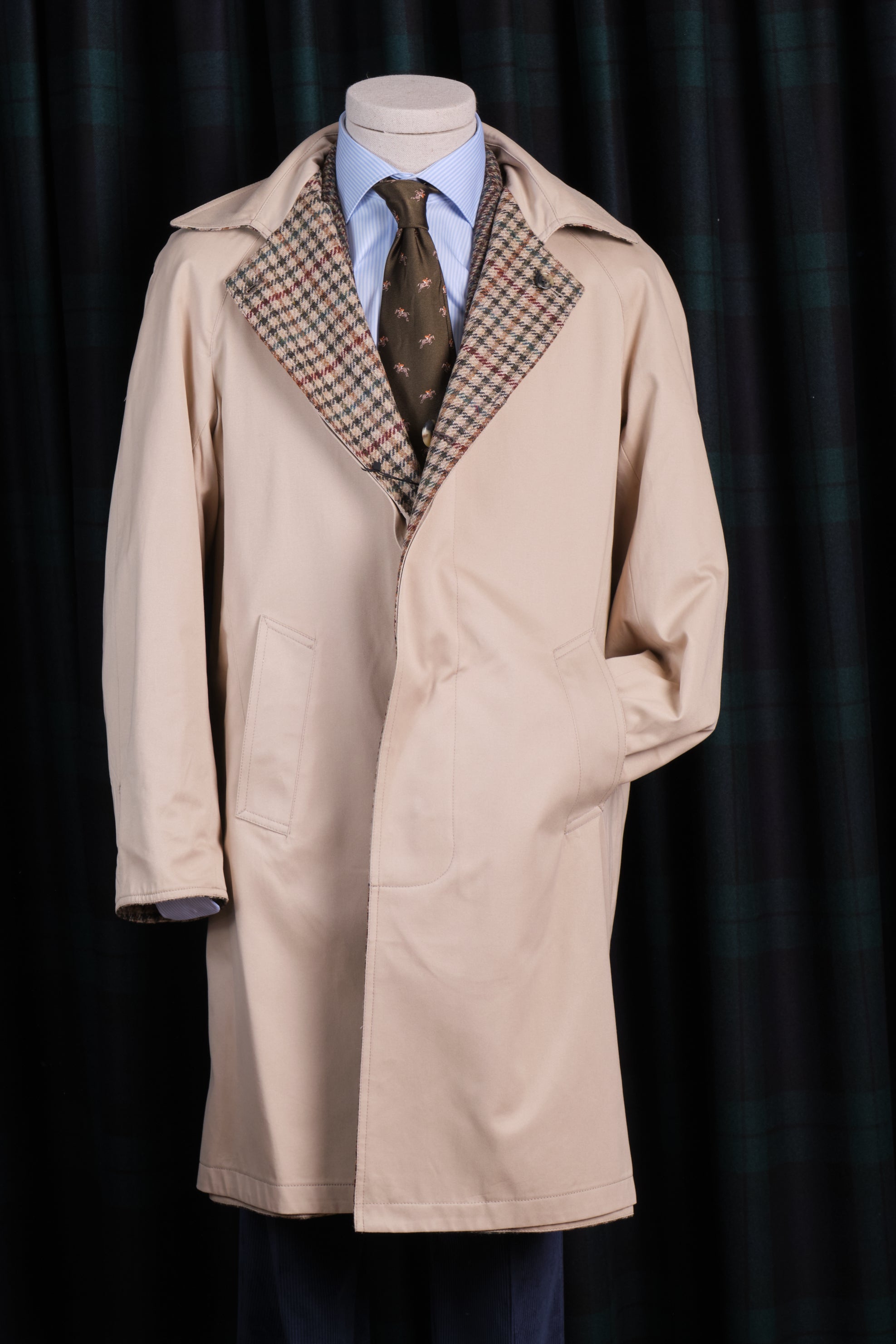 Abrigo Reversible Tweed & Gabardina / CASA SARTORIAL