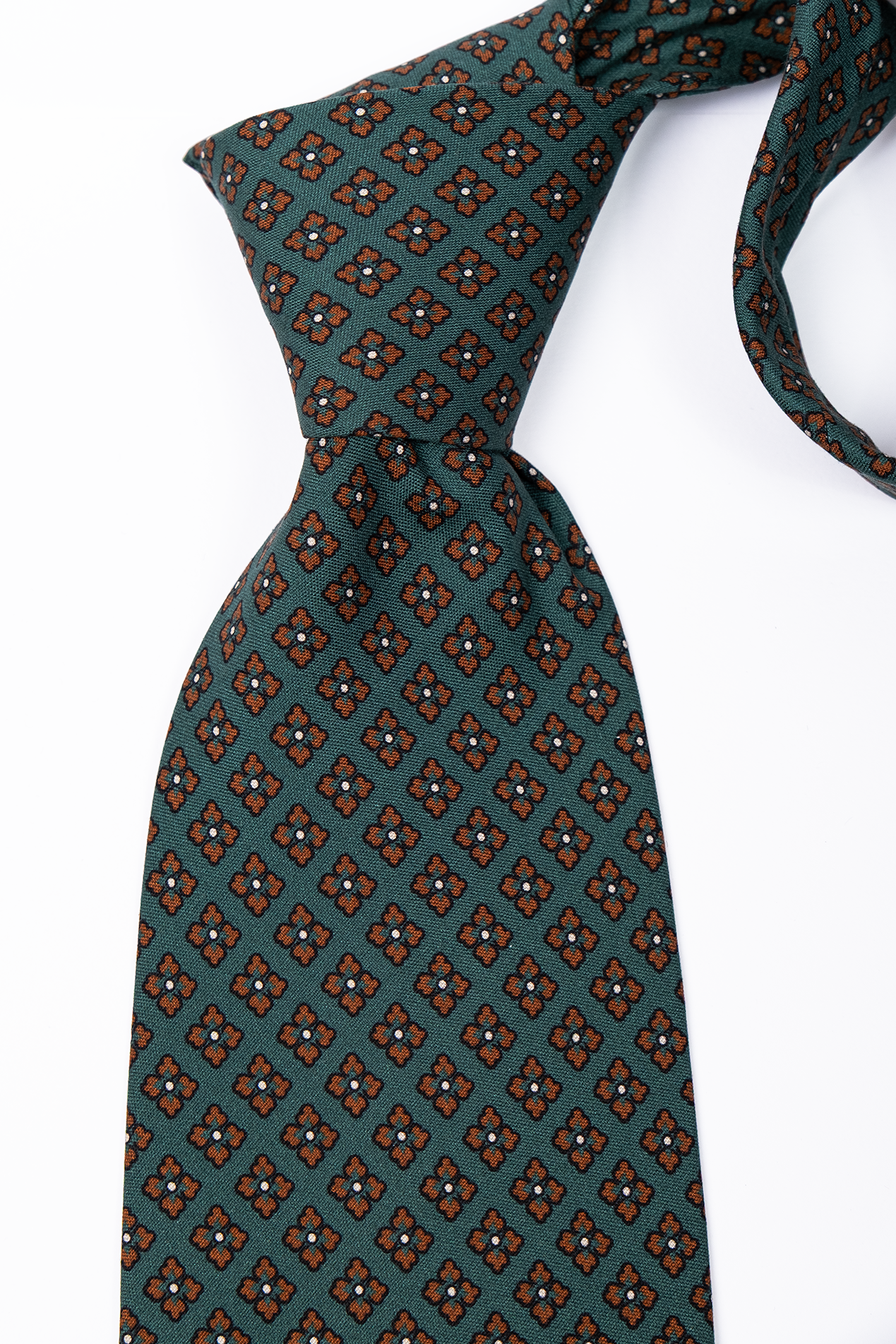 Corbata de Seda Celeste Flores / Personality