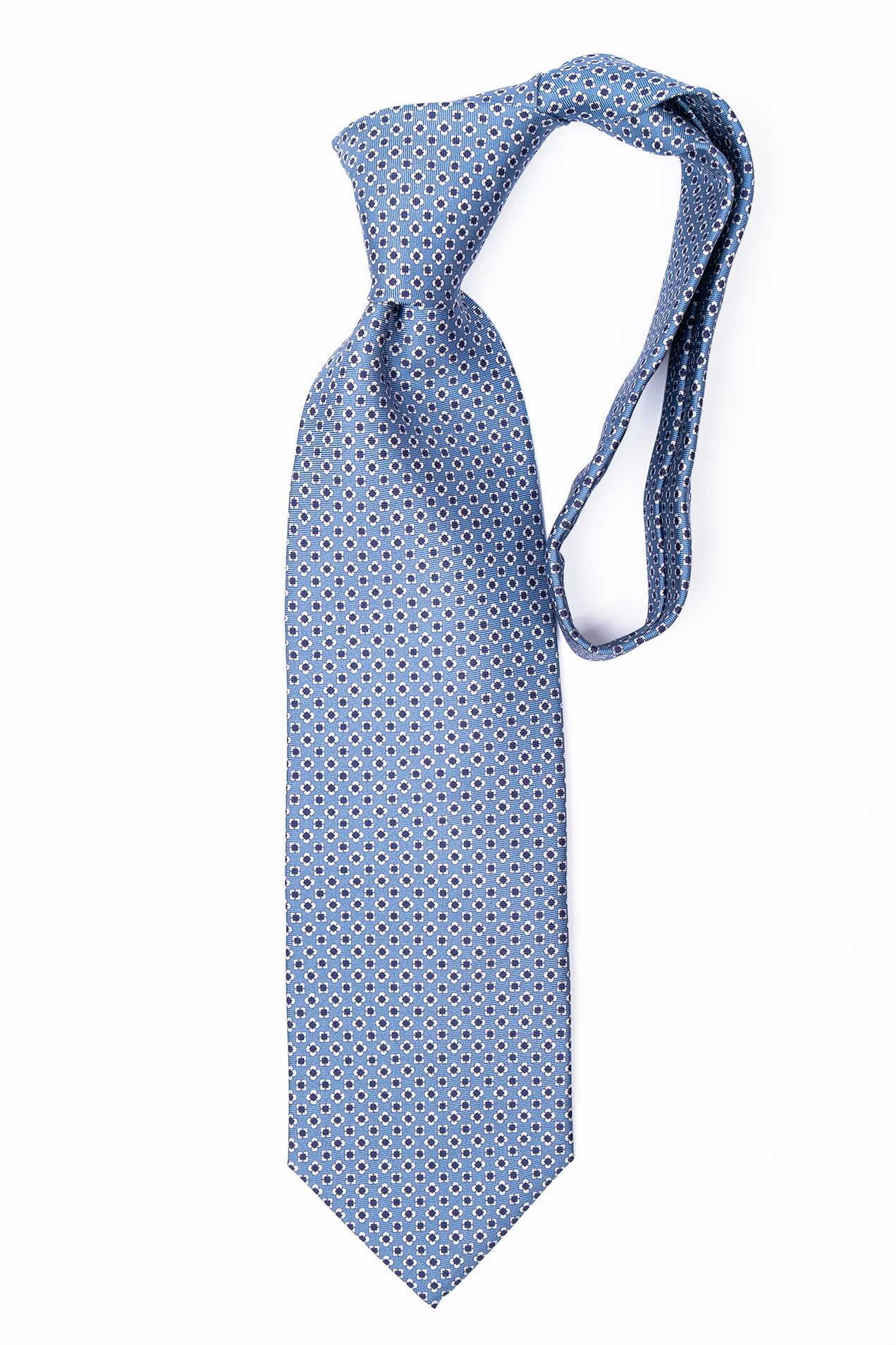 Corbata de Seda Celeste Flores / Personality