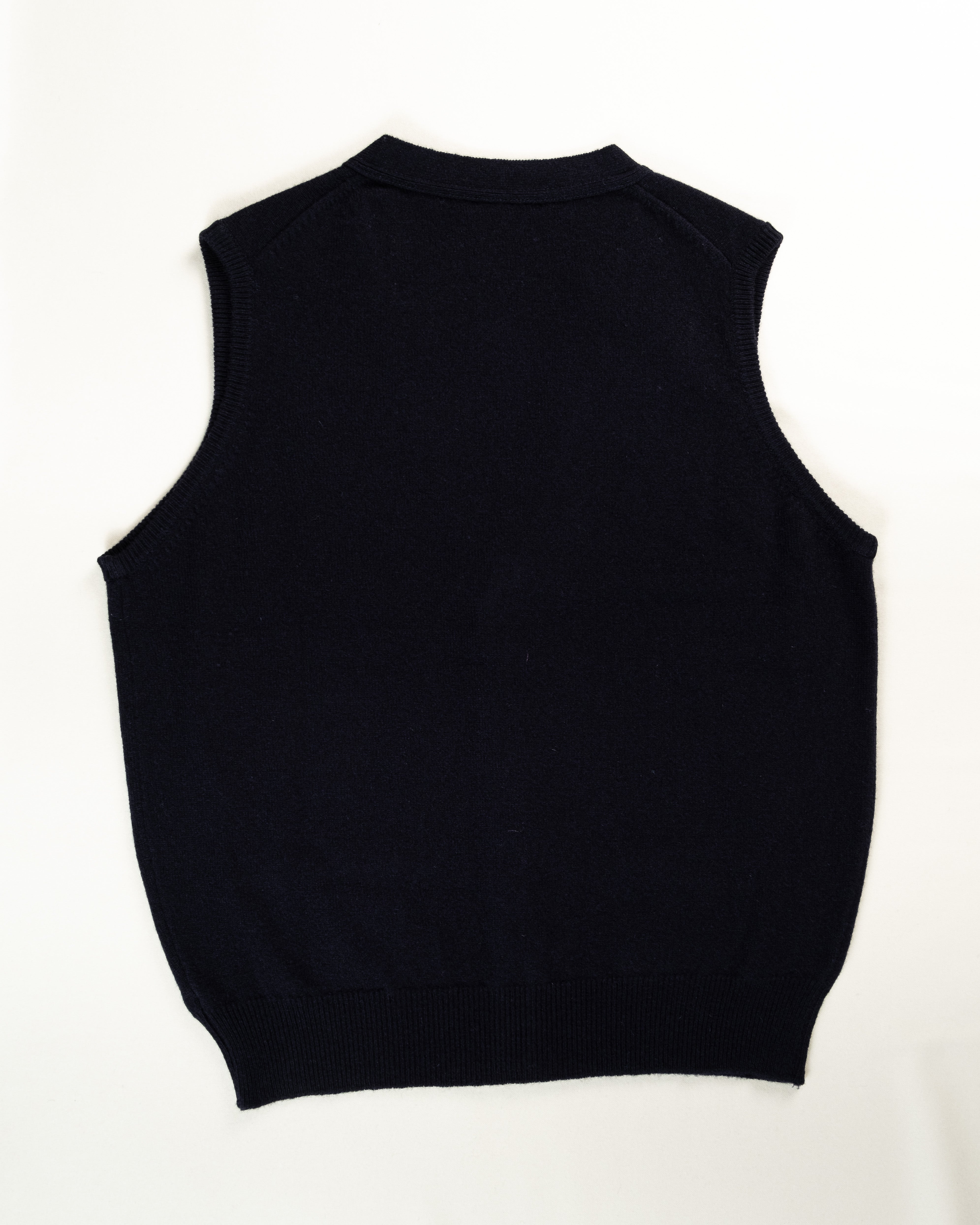 Lambswool Sleeveless Cardigan Navy / CASA SARTORIAL