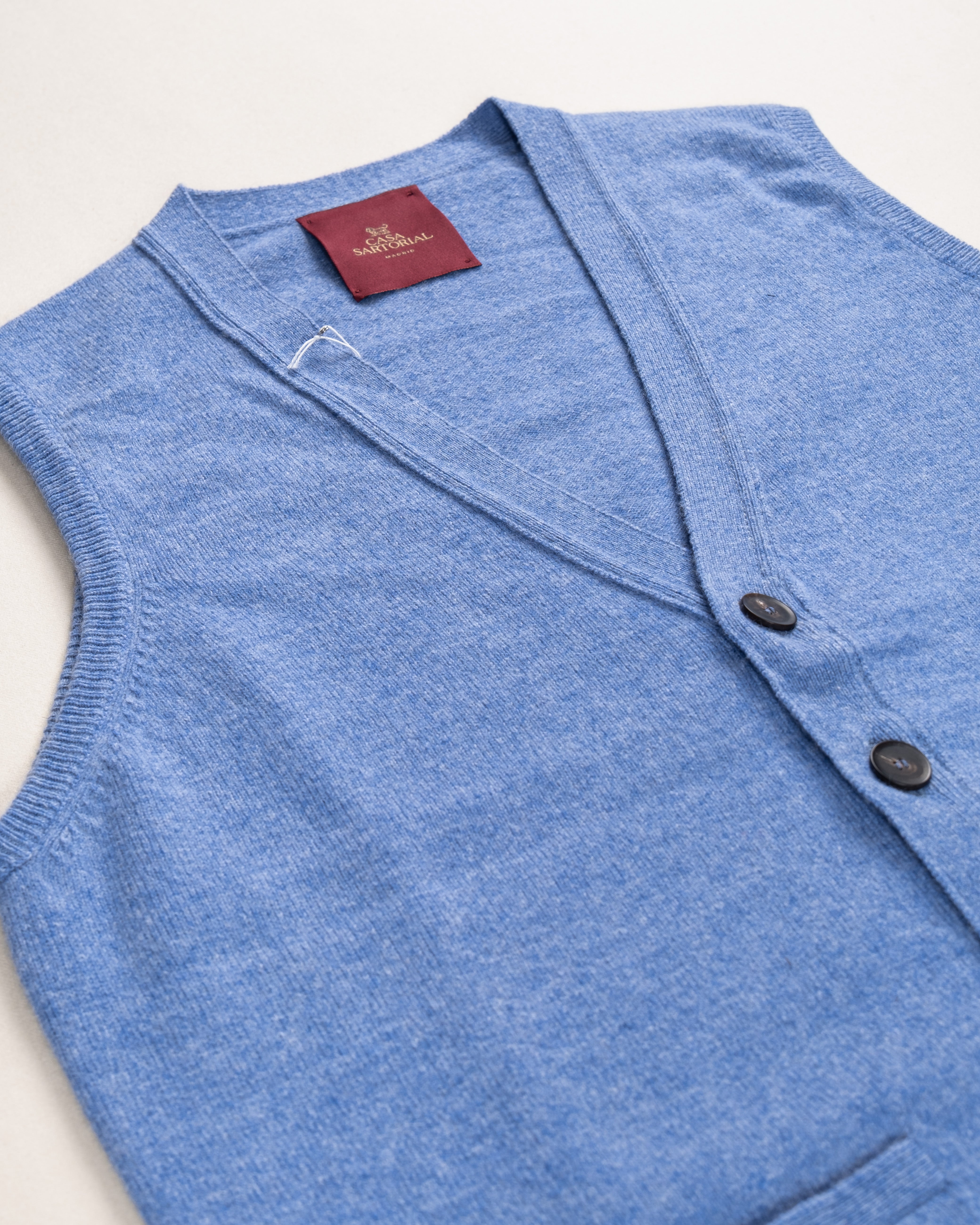 Lambswool Sleeveless Cardigan Surf / CASA SARTORIAL