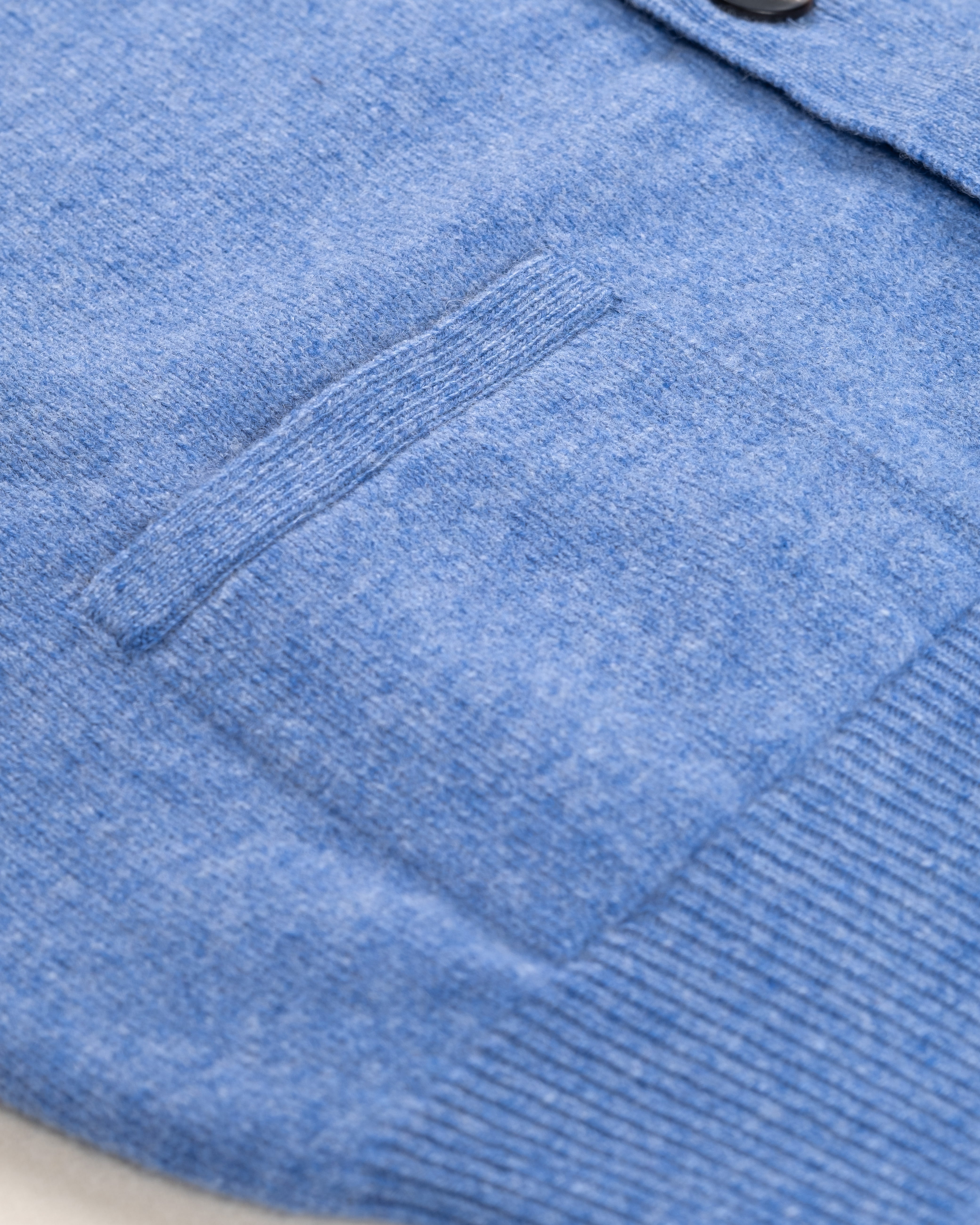 Lambswool Sleeveless Cardigan Surf / CASA SARTORIAL