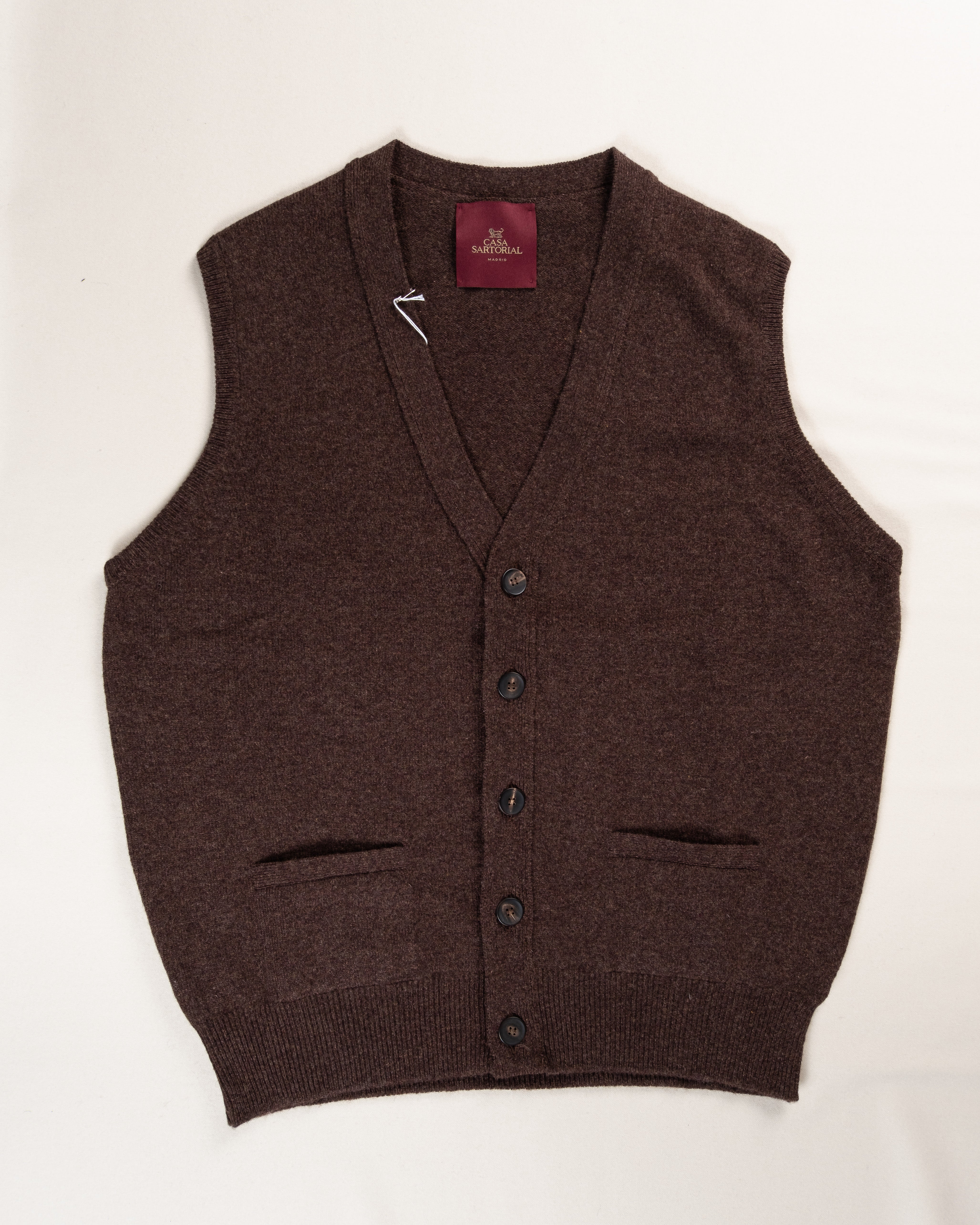 Lambswool Sleeveless Cardigan Hickory / CASA SARTORIAL