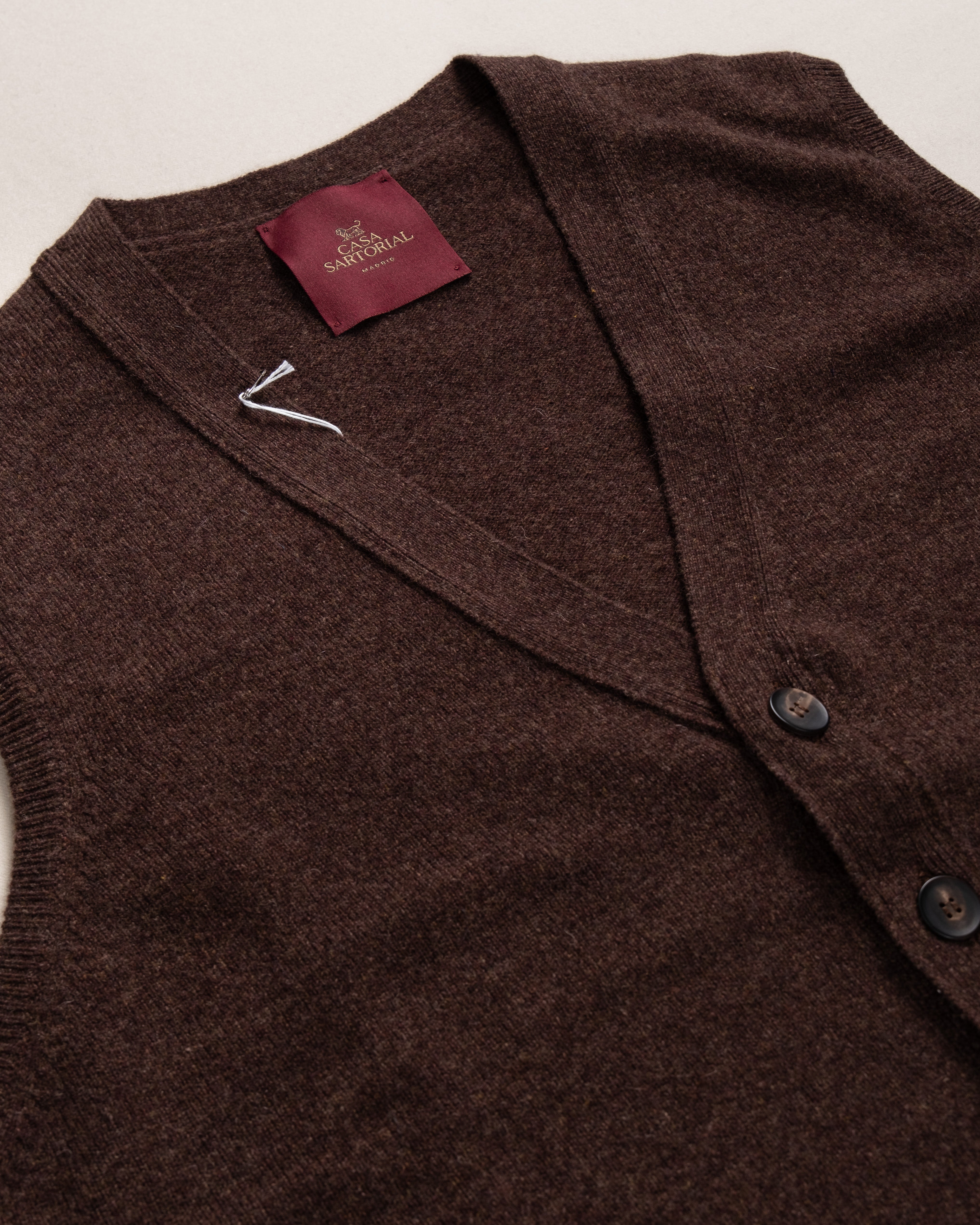 Lambswool Sleeveless Cardigan Hickory / CASA SARTORIAL