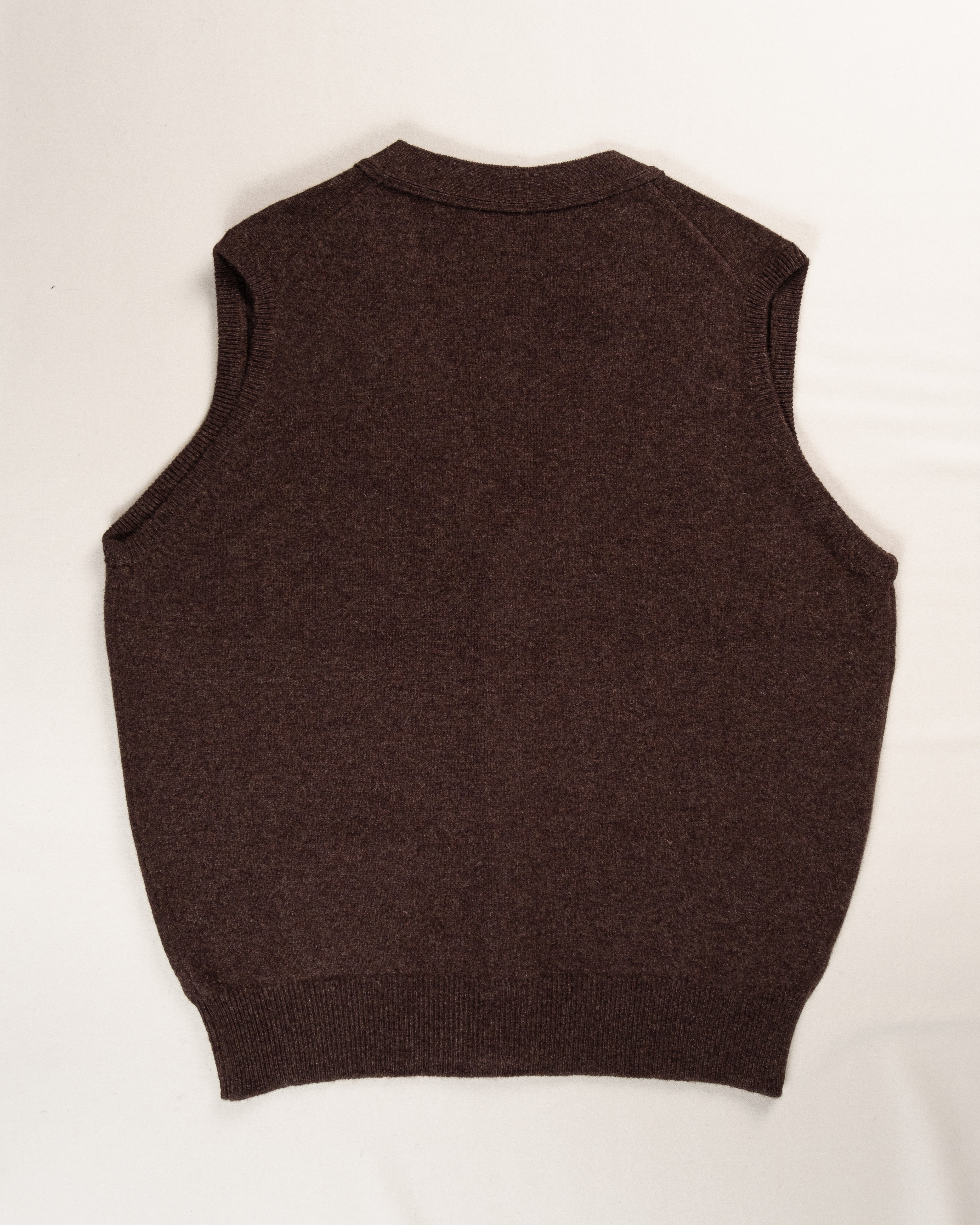 Lambswool Sleeveless Cardigan Hickory / CASA SARTORIAL