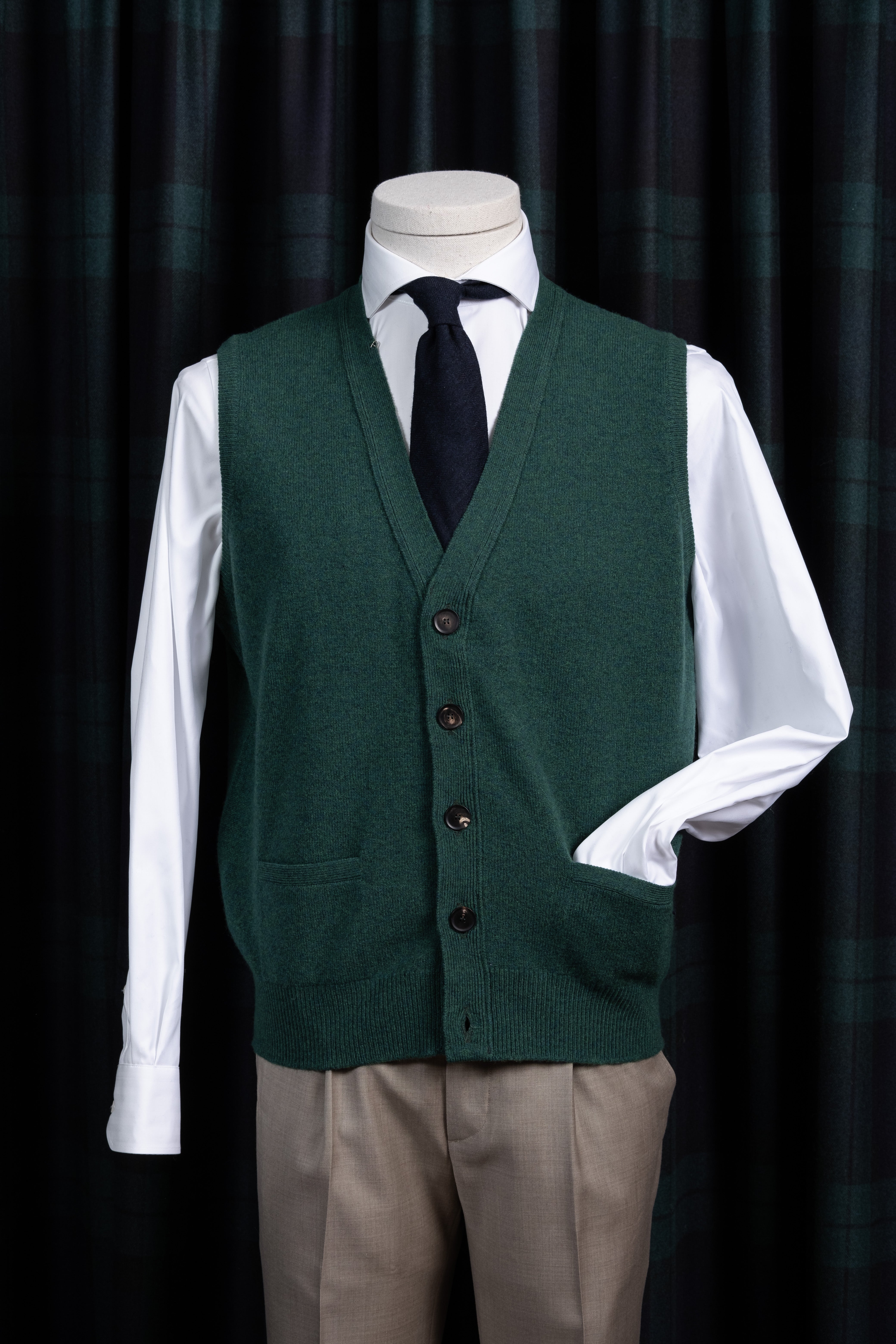 Lambswool Sleeveless Cardigan Cossack / CASA SARTORIAL