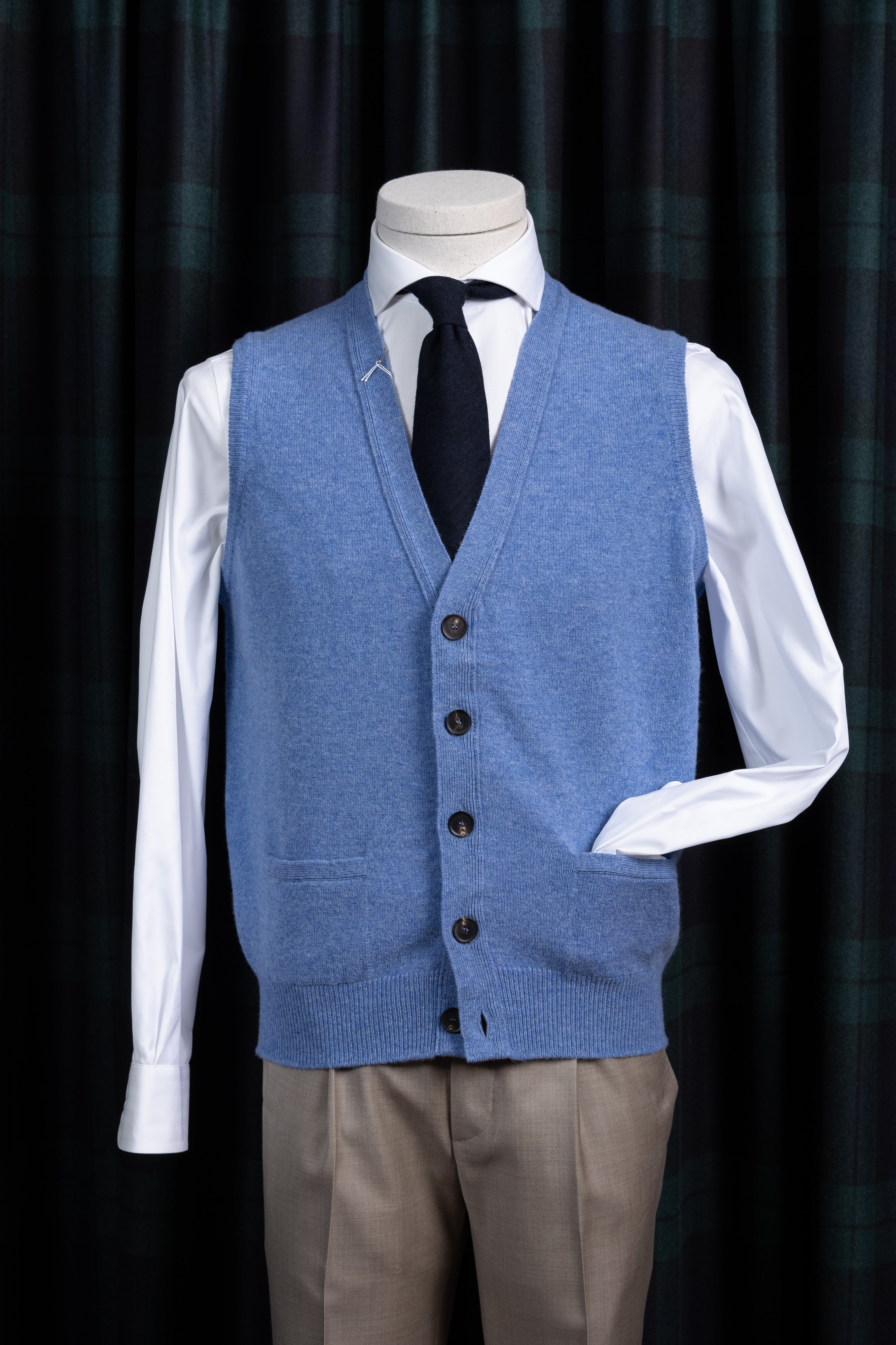 Lambswool Sleeveless Cardigan Surf / CASA SARTORIAL