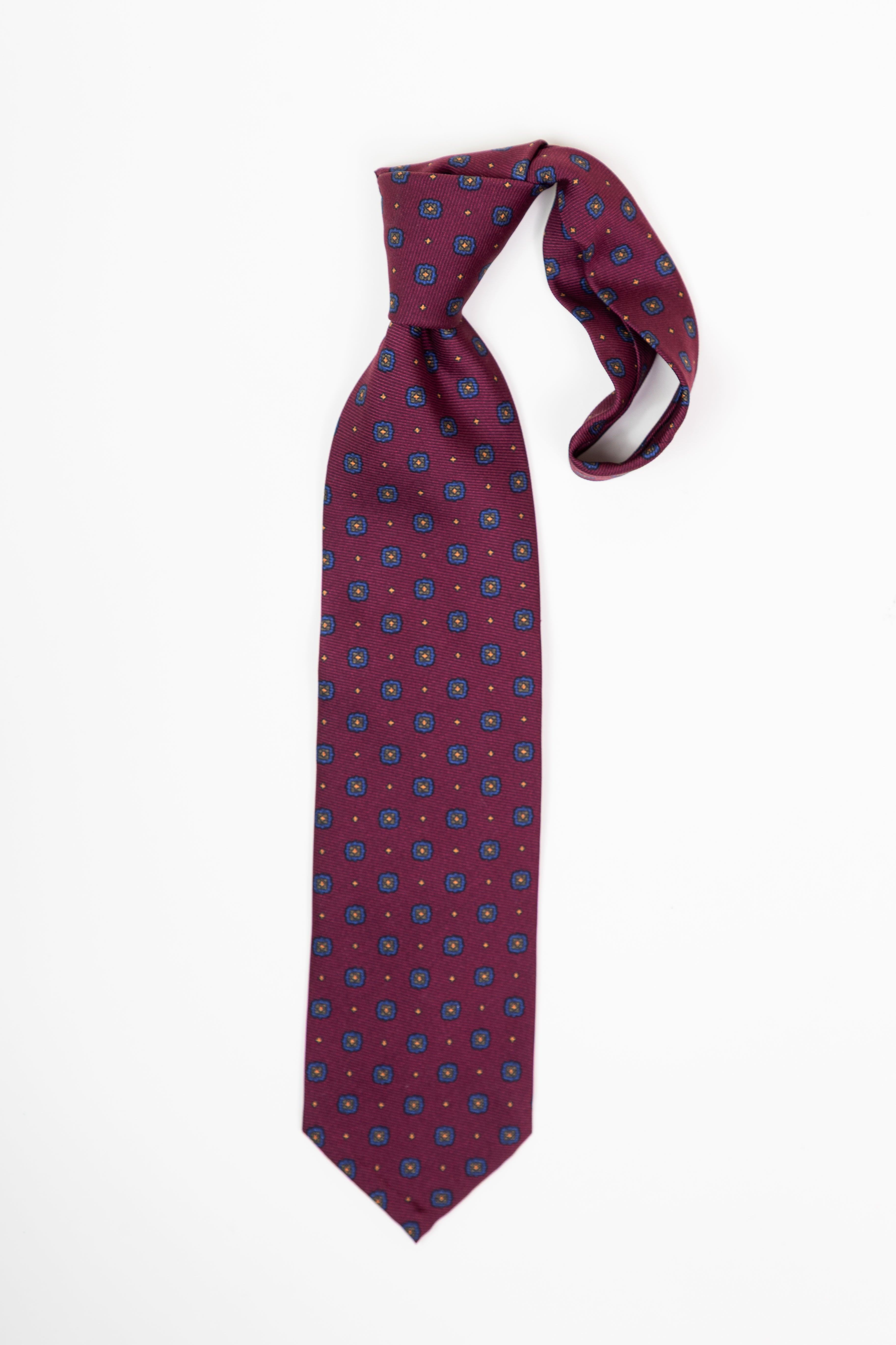 Corbata de seda printed twill Floral motive burgundy / CASA SARTORIAL