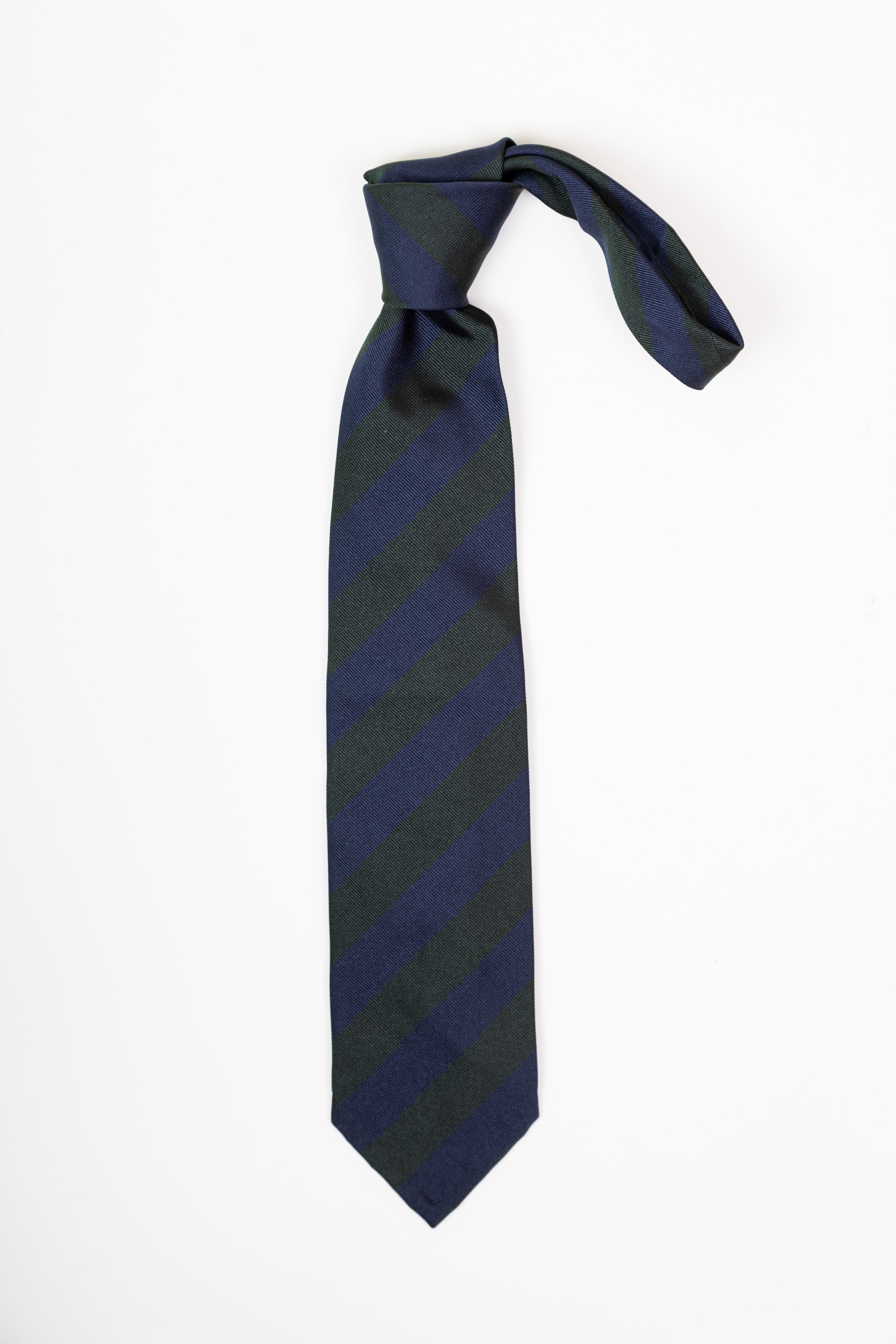 Corbata seda regimental INNS of Court / CASA SARTORIAL