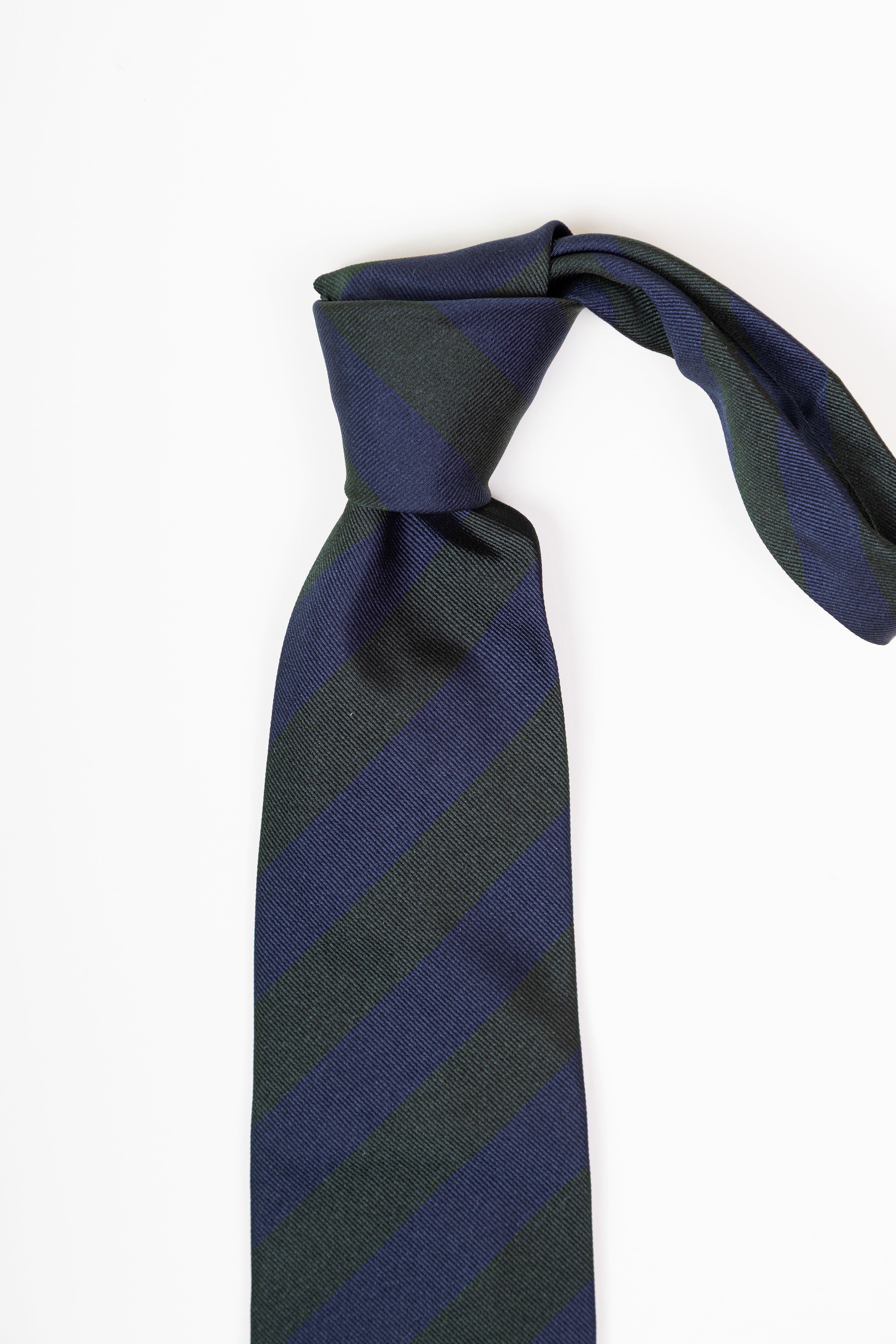 Corbata seda regimental INNS of Court / CASA SARTORIAL