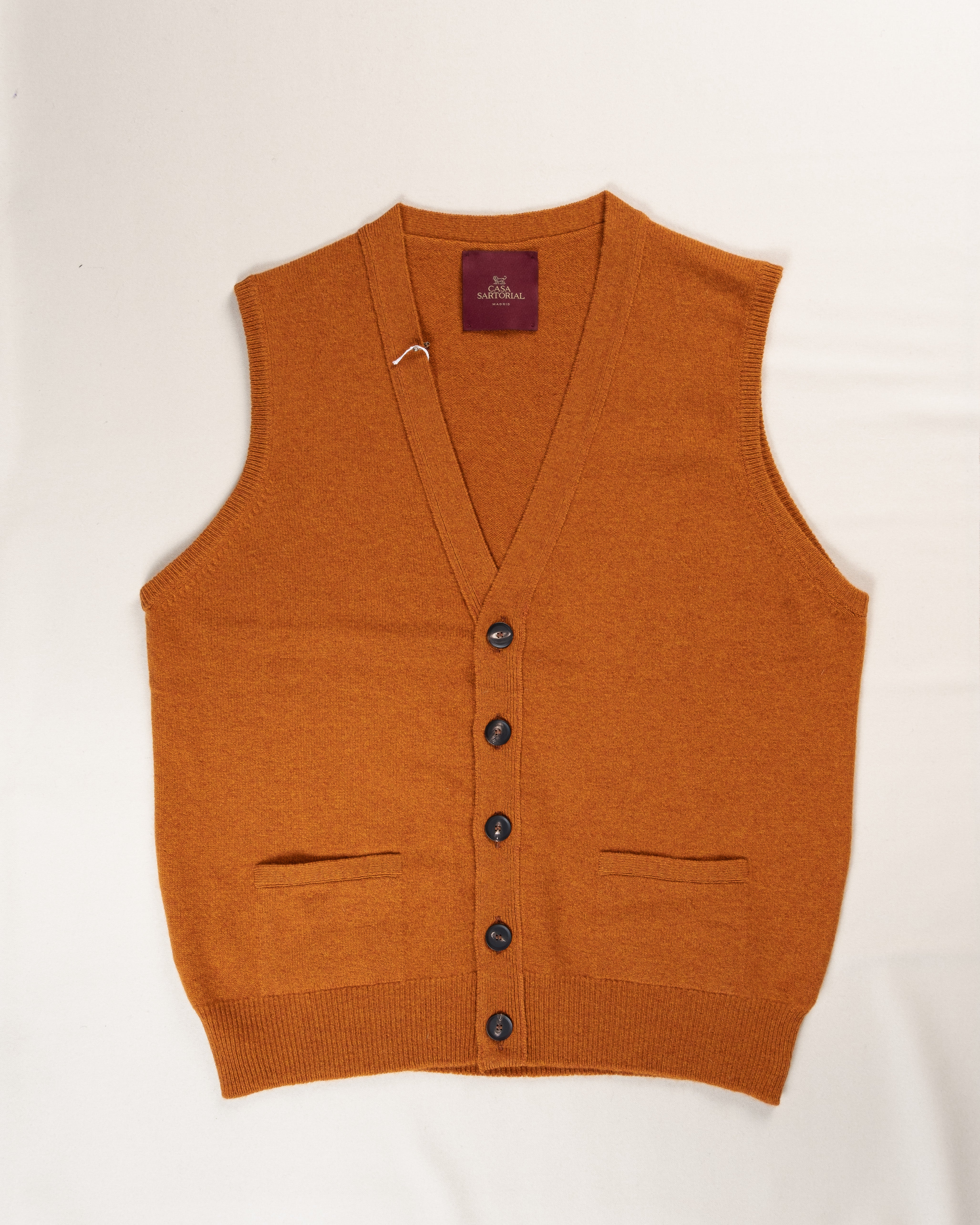 Lambswool Sleeveless Cardigan Oxide / CASA SARTORIAL