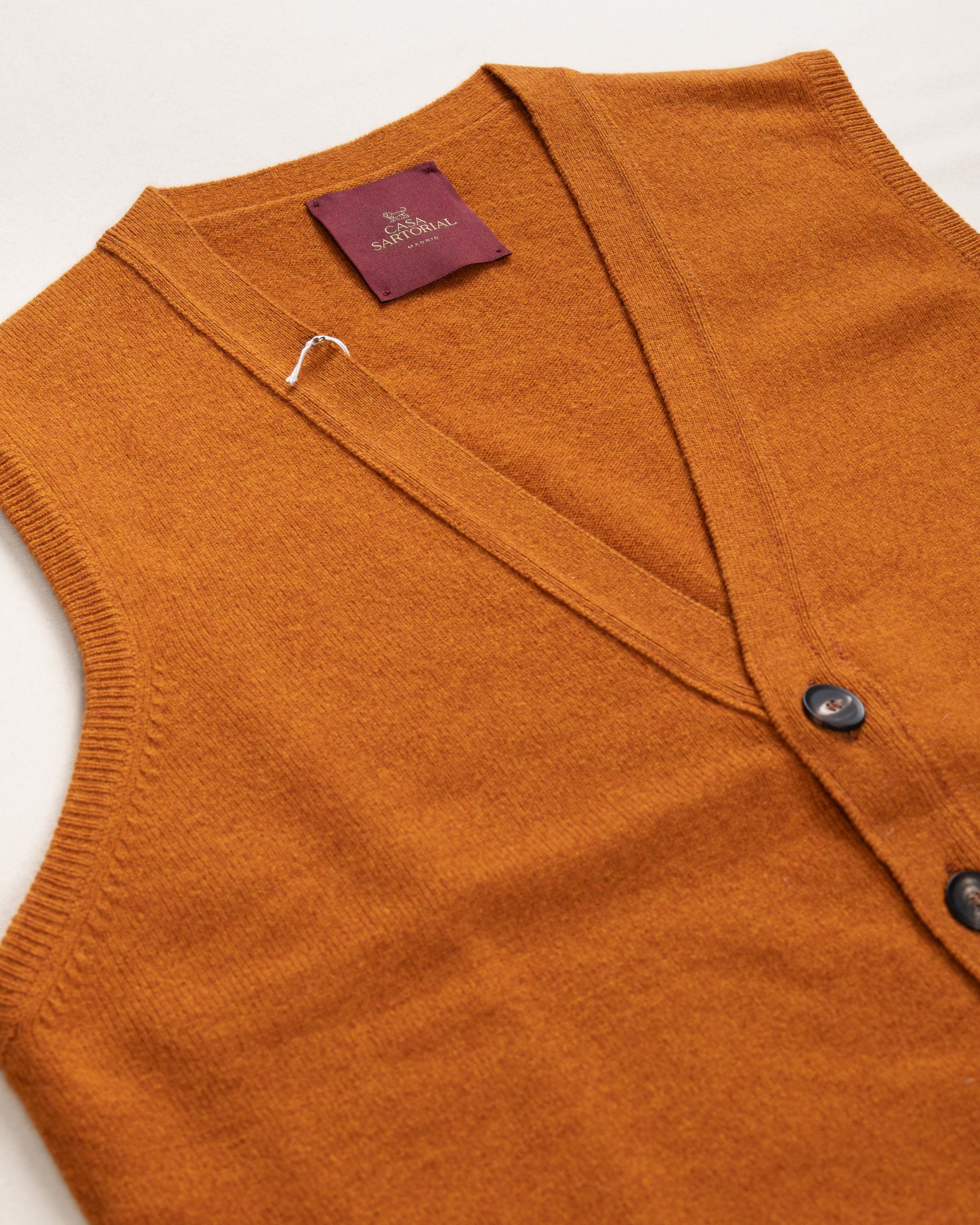 Lambswool Sleeveless Cardigan Oxide / CASA SARTORIAL