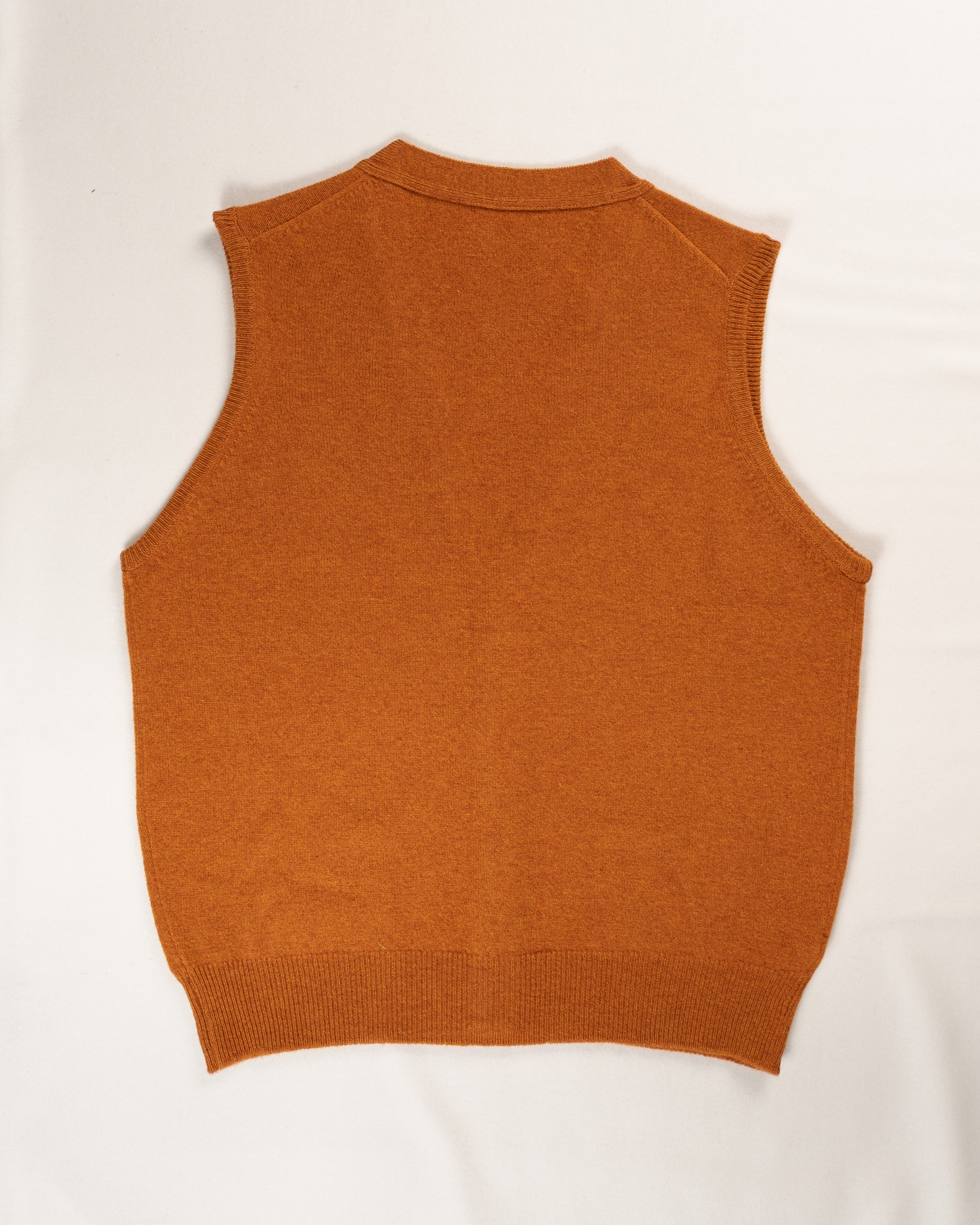 Lambswool Sleeveless Cardigan Oxide / CASA SARTORIAL