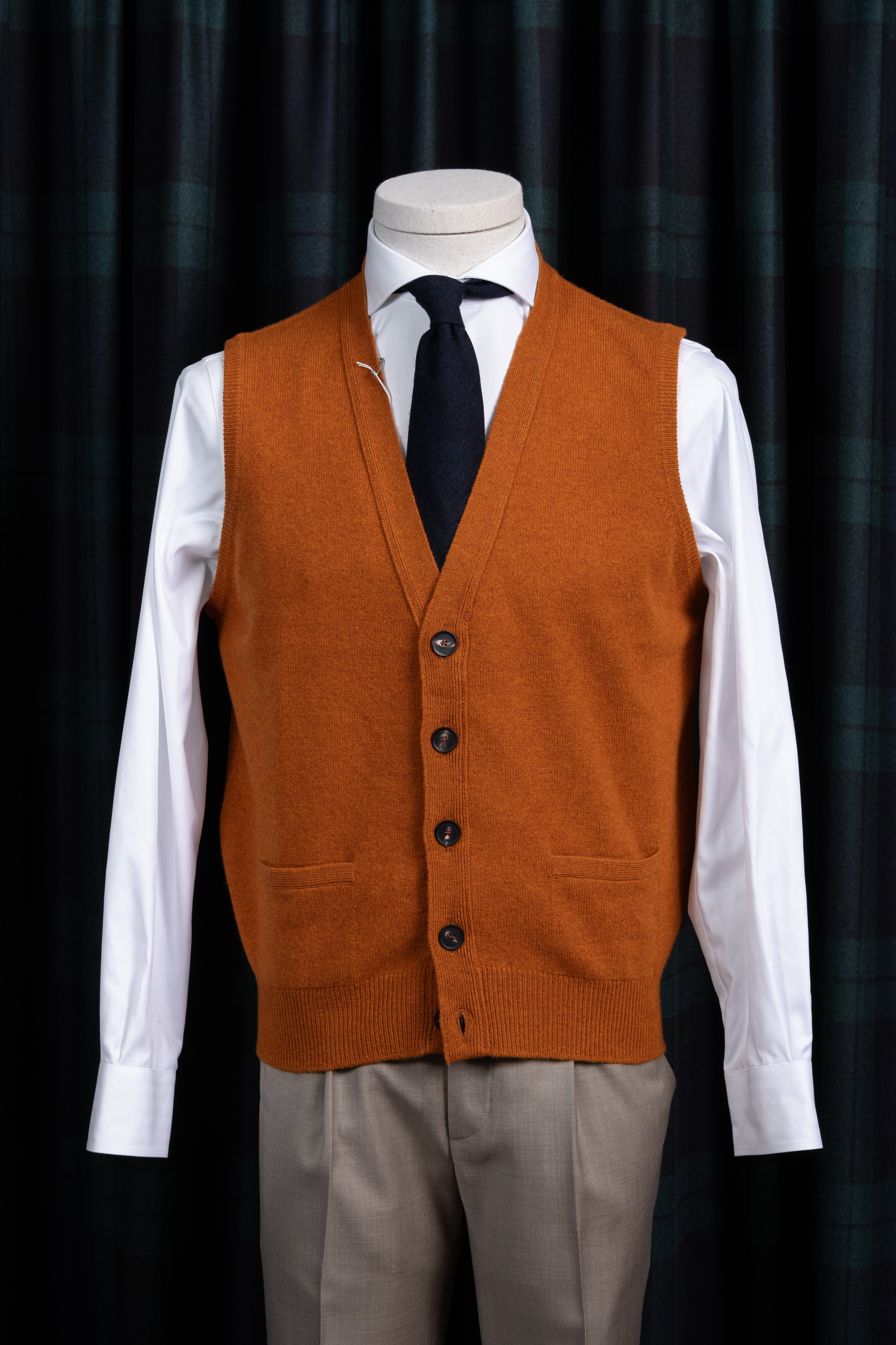 Lambswool Sleeveless Cardigan Oxide / CASA SARTORIAL